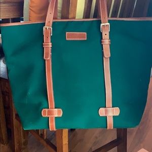 🍭GUC - dooney + burke MM Green tote